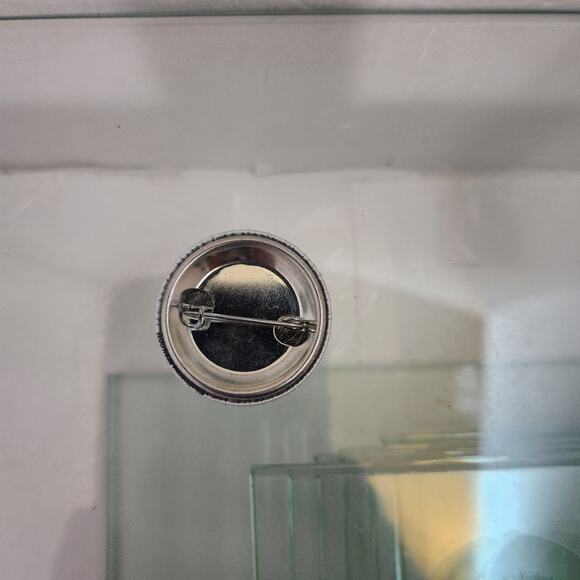 Vintage mini pin featuring Floppy Disc's " I love the 90's" - Picture 3 of 3